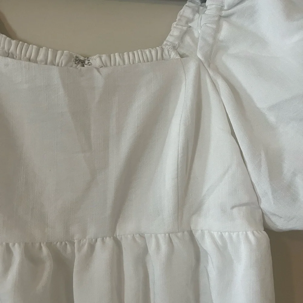 NEW! BP Brand White Rich
Balloon Sleeve Lined Mini Dress
Size Junior's medium - Picture 14 of 15